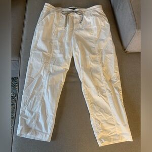 Torrid NWOT White Pull-On Crop Stretch Poplin Pant